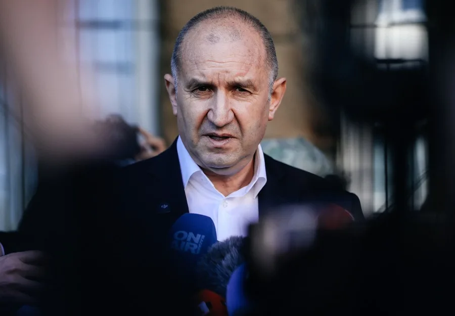 Cambio político en Bulgaria: triunfo contundente de Radev y reconfiguración del Parlamento