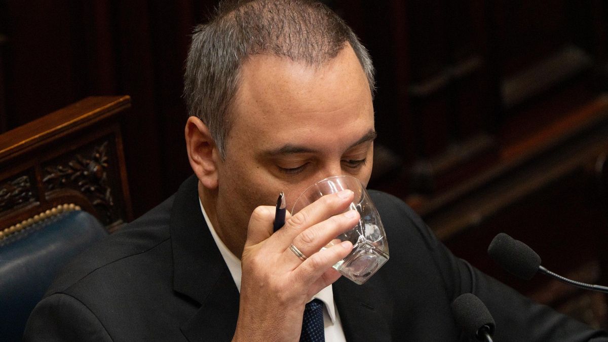 Crecen los rumores sobre una posible salida de Adorni y ya circulan cuatro nombres para reemplazarlo