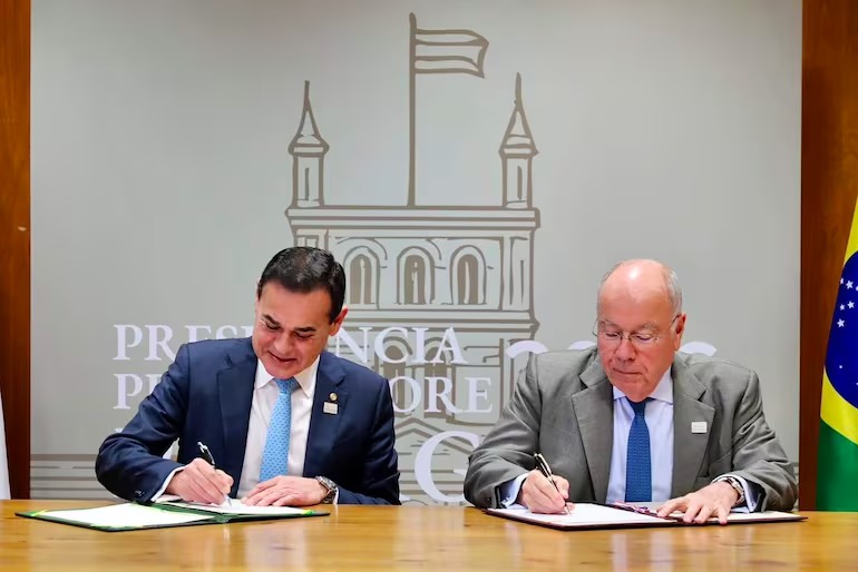 Paraguay y Brasil firmaron un acuerdo para facilitar el transporte de cargas menores en la frontera