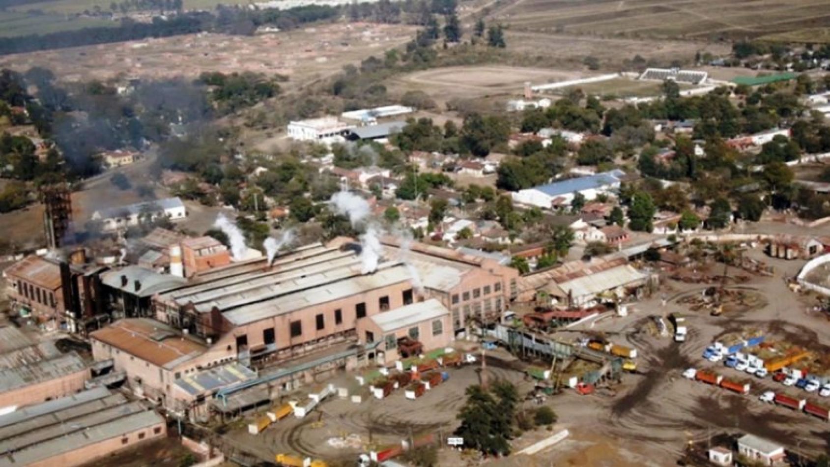 Carlos Sadir encabezó el inicio de la zafra 2026 y ratificó el apoyo al ingenio La Esperanza