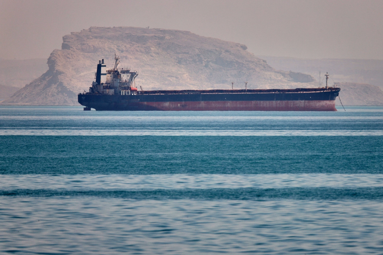 Petroleras advierten a Trump por una posible suba global del petróleo ante la caída de reservas