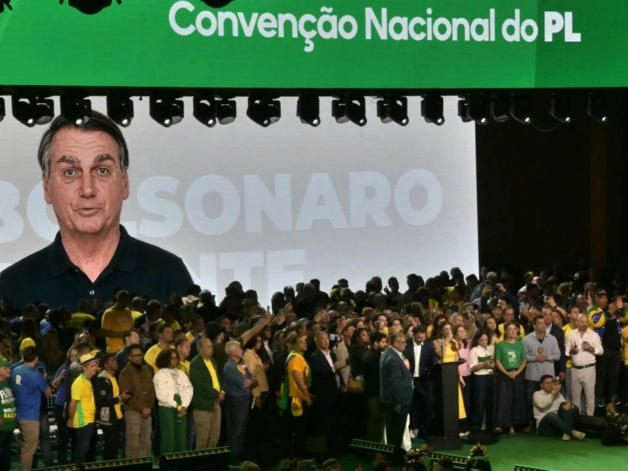 Un video de Bolsonaro hecho con IA complica la candidatura presidencial de su hijo Flávio