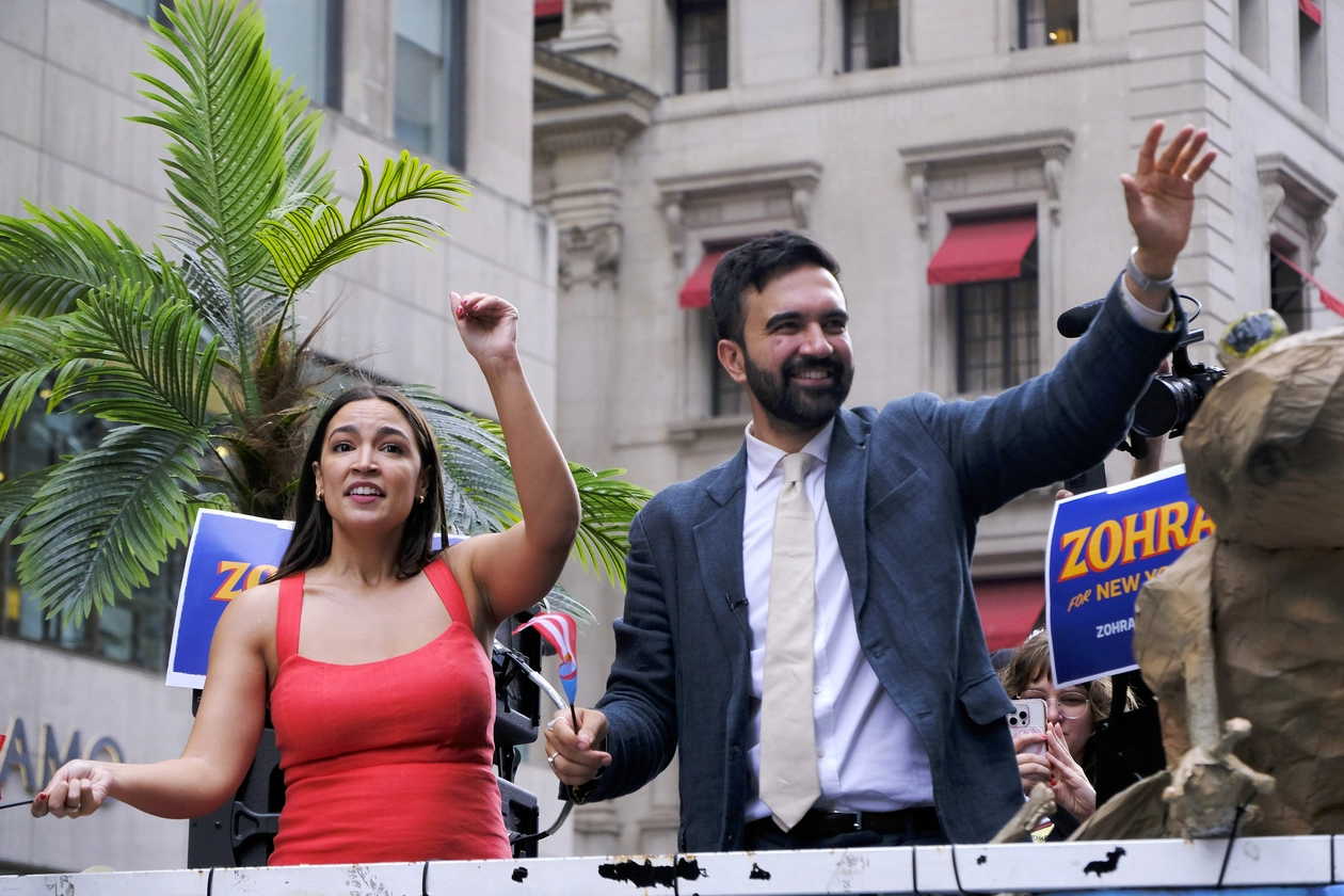 El voto joven impulsa un giro a la izquierda y desafía al liderazgo demócrata en Nueva York