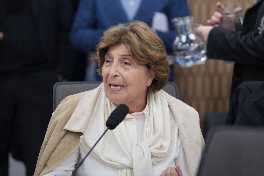 Hackearon el WhatsApp de una diputada santiagueña y ofrecían vender dólares desde su cuenta