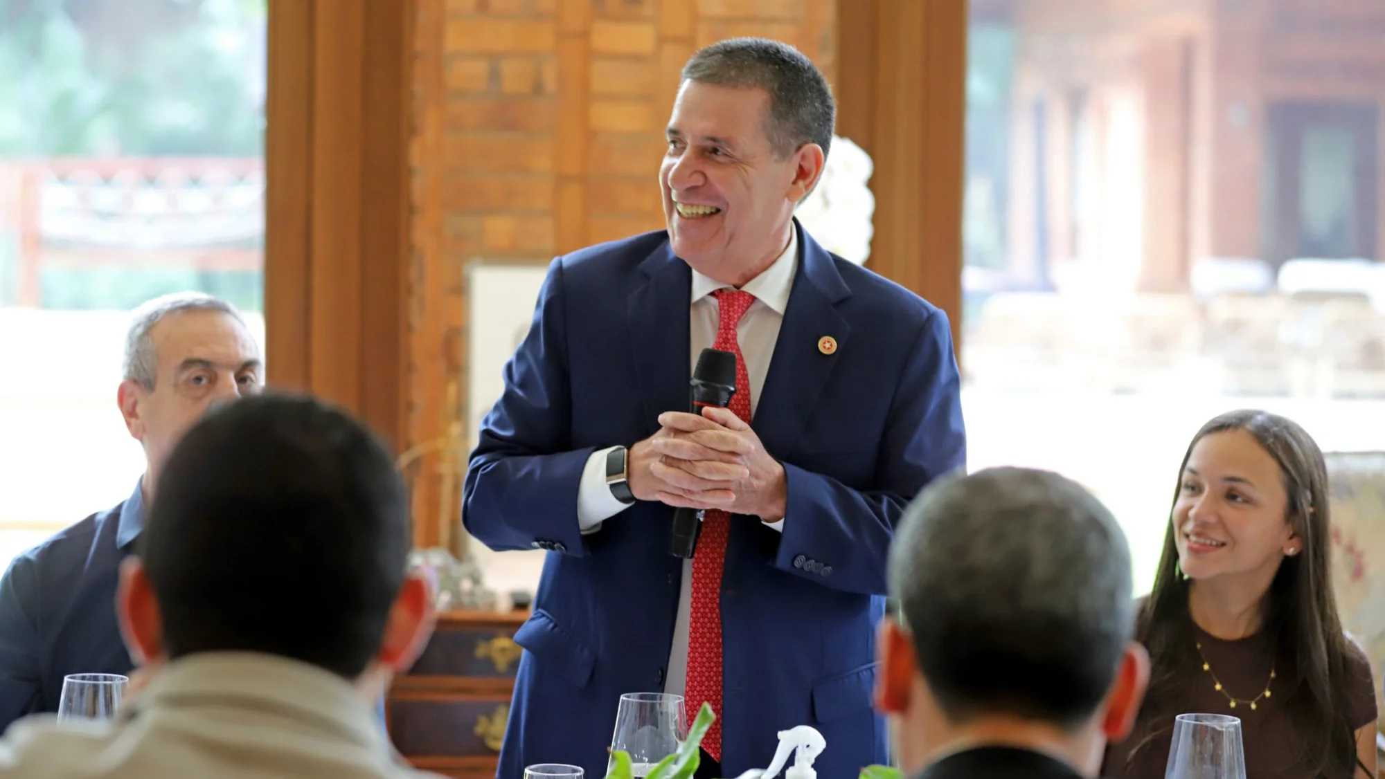 Horacio Cartes confirmó que buscará la reelección como presidente del Partido Colorado