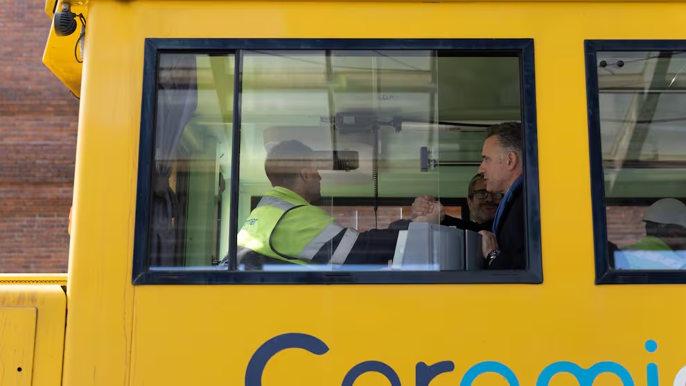 Yamandú Orsi planteó extender el Ferrocarril Central hacia Paraguay y Argentina