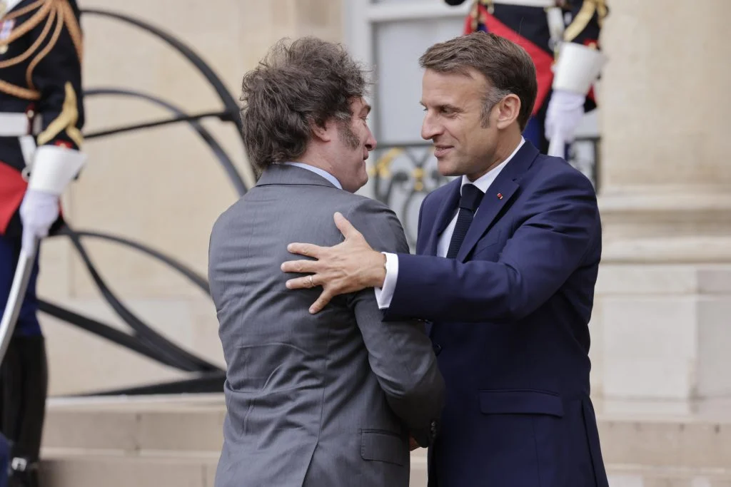 Crece en París una campaña para declarar “persona non grata” a Javier Milei antes de su visita