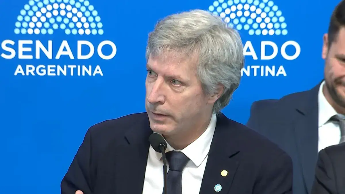 Amplían la denuncia contra Milei, Caputo y Bausili por el oro del Banco Central