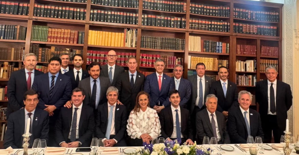 Santilli negocia con gobernadores en París la eliminación o suspensión de las PASO para 2027