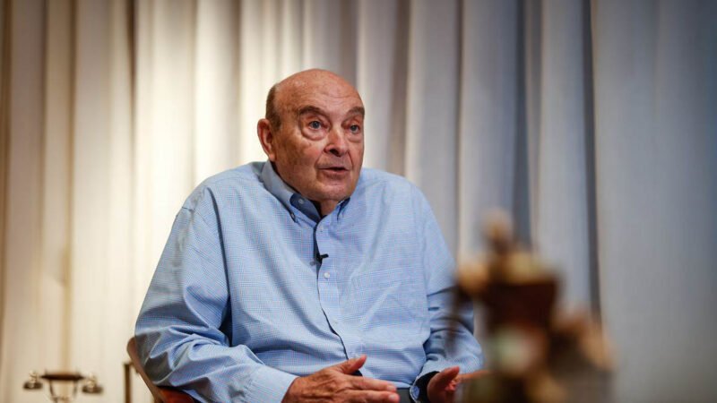 Cavallo cuestionó duramente a Milei por el dólar: “Manejan el tipo de cambio como Moreno manejaba los precios”