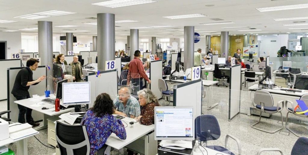 Nación redujo 72.440 puestos en la administración pública y empresas estatales desde 2023