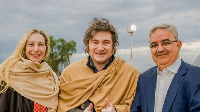 Milei se mostró con el peronista Raúl Jalil en Catamarca: minería, inversiones y acuerdos políticos con los gobernadores